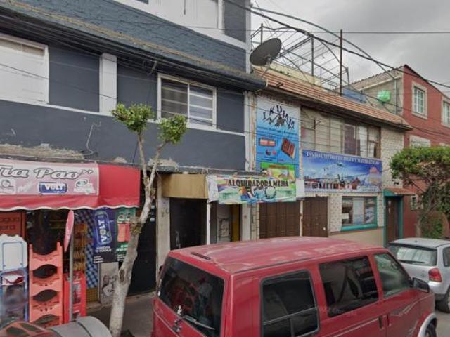 Hermosa casa de tres plantas a solo 10 min del Autódromo Hnos. Rodríguez