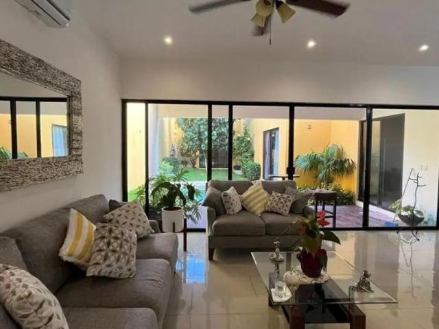 HERMOSA CASA DE UN PISO EN VENTA EN MERIDA YUCATAN
