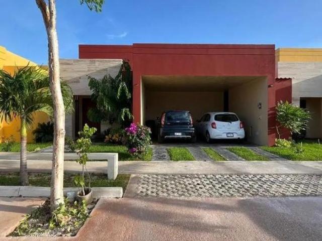 HERMOSA CASA DE UN PISO EN VENTA EN MERIDA YUCATAN