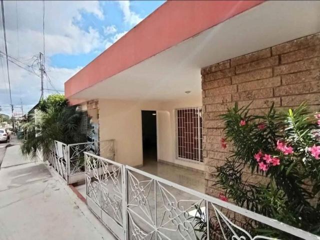 | Hermosa casa de una planta, en venta. |