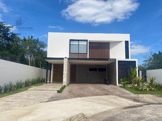 HERMOSA CASA DENTRO DE RESIDENCIAL DE LUJO EN ZONA COUNTRY