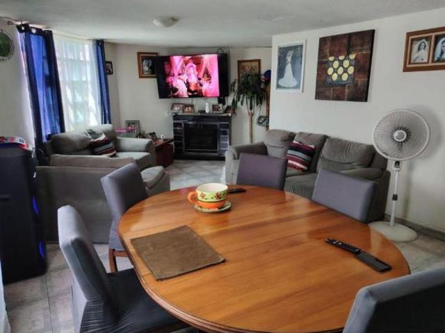 Hermosa casa duplex de dos niveles en venta en Lomas Boulevares