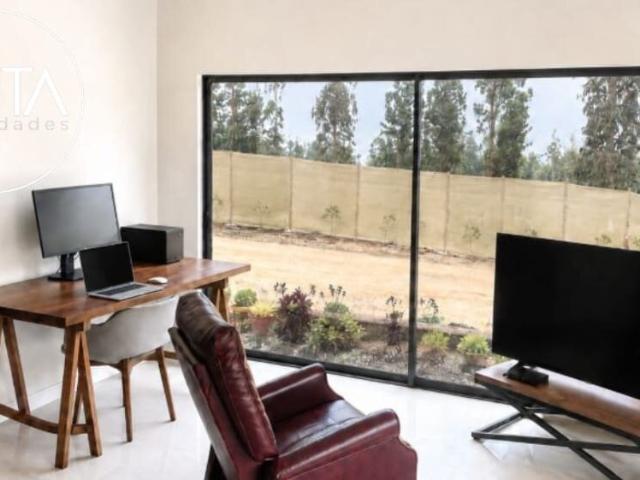 Hermosa casa en condominio