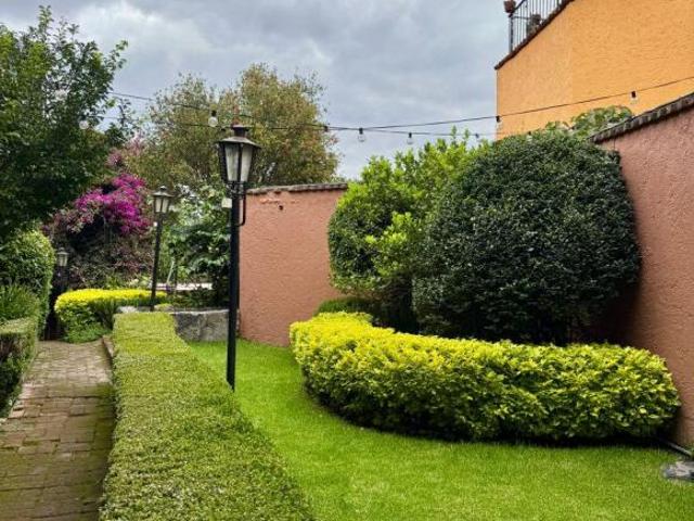 Hermosa casa en condominio en Santa María Tepepan