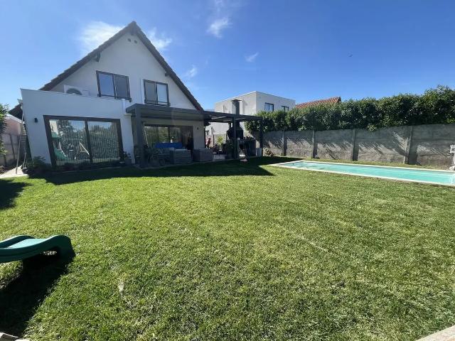 Hermosa Casa En Condominio Santa Elena, Chicureo
