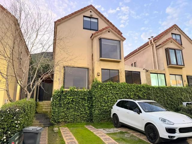 ¡hermosa Casa En Condominio Sector Tranquilo