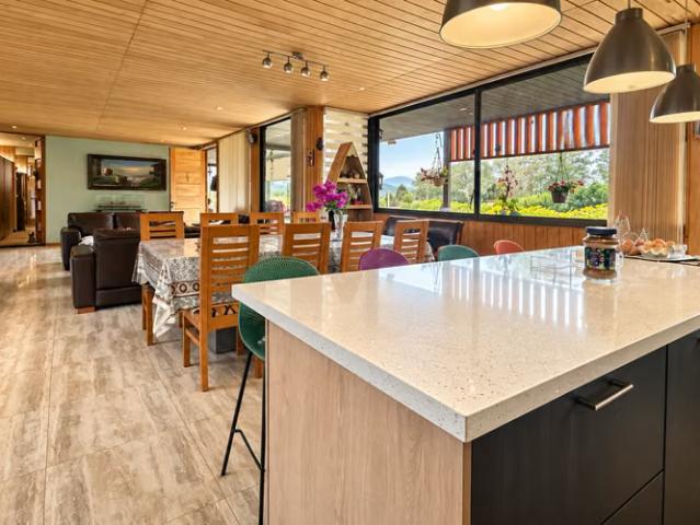 Hermosa casa en central condominio olmué | 4 dormitorios por 290000. 00 en Olmué