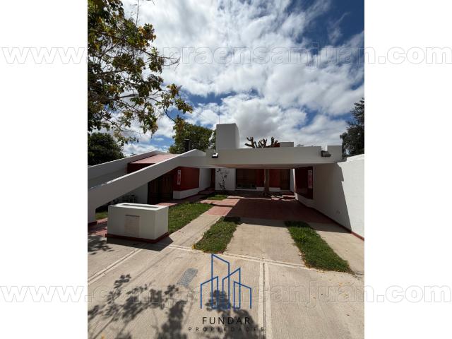 Hermosa Casa En Alquiler En Barrio Del Bono Capital