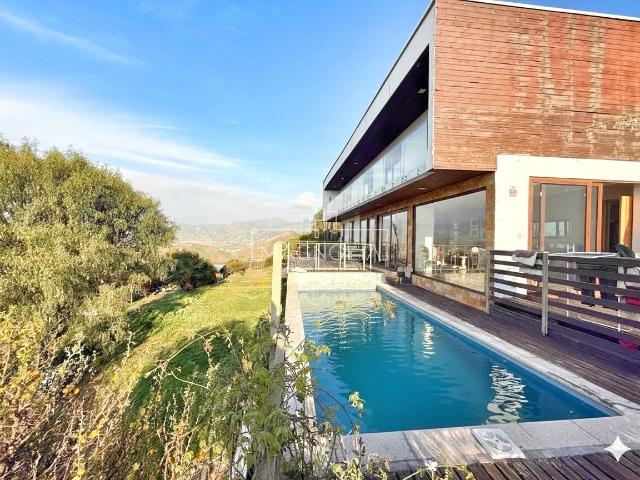 Hermosa Casa En Arriendo De 5 Dorm. En Chicureo