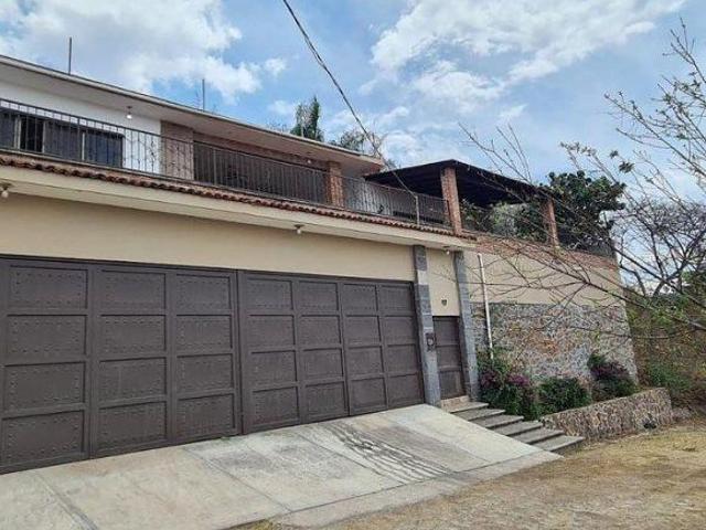Hermosa casa en Balcones de la Calera