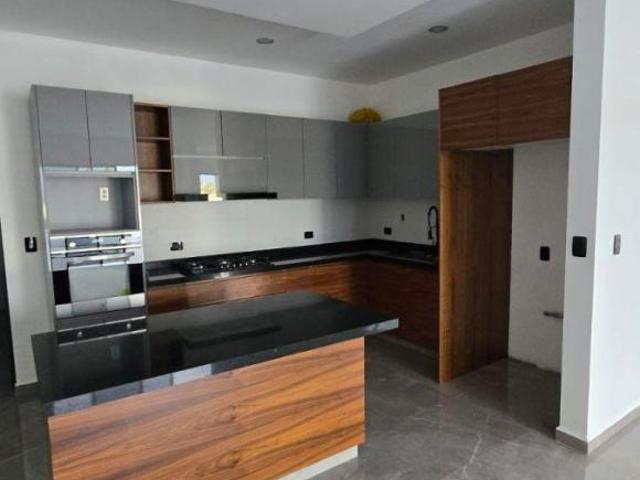 HERMOSA CASA EN BURGOS BUGAMBILIAS TEMIXCO