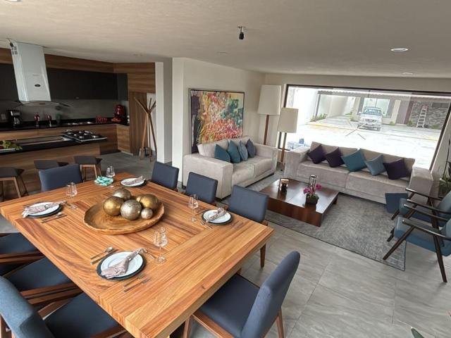 Hermosa Casa en exclusivo Desarrollo en Zona Dorada Metepec Albatros