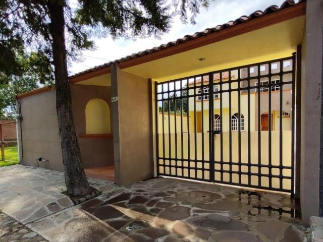 Hermosa Casa en Fraccionamiento Praderas amplia con jard?n