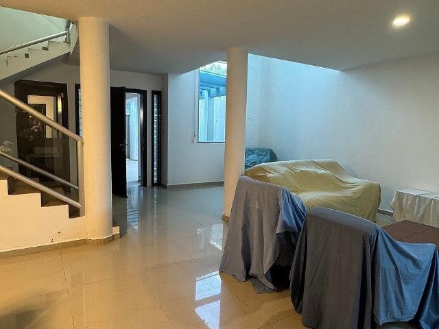 Hermosa casa en Fraccionamiento privada paraíso