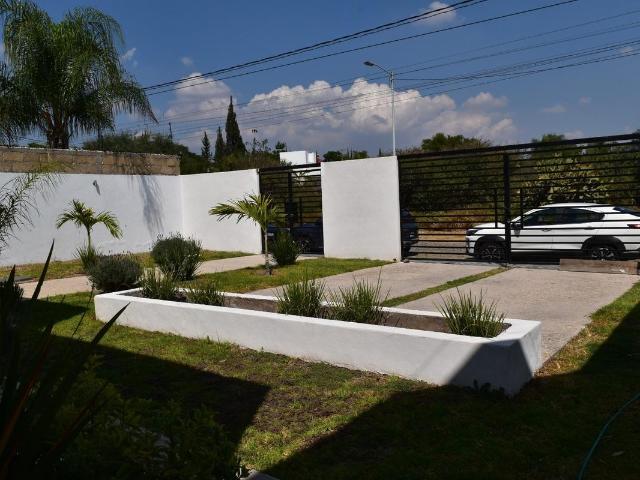 Hermosa Casa en Huertas La Joya, Dise?o de Autor, UNA PLANTA, Calidad de Vida!