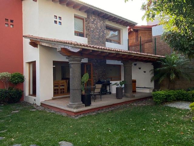 hermosa casa en jurica semi amueblada o amueblada