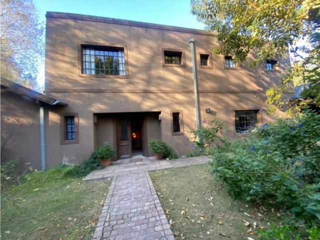 HERMOSA CASA EN LA MEJOR ZONA DE LA BOTA INGENIERO MASCHWITZ