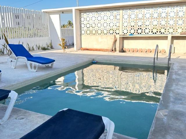 | Hermosa casa en la playa, en renta. |