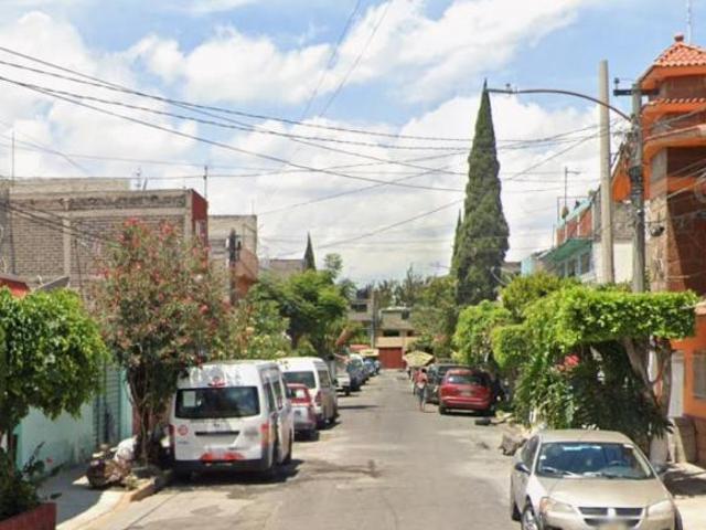 VENTA DE CASA EN COL. Agua Azul Cdad. Nezahualcóyotl