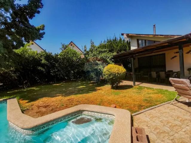 Hermosa casa en macul | 4 dormitorios por 9500.00 en Macul