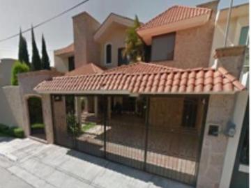 HERMOSA CASA EN SAN PABLO GDJ DE 450 m2 EN VENTA!
