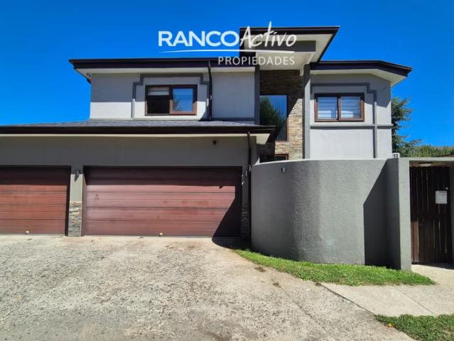 Hermosa casa en sector Torobayo, 4 dormitorios, Valdivia | 4 dormitorios por 12200.00 en Valdivia