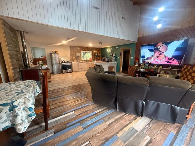 VENDO CASA DE 243 M2 EN PARCELA DE 10000 M2 MIXTA