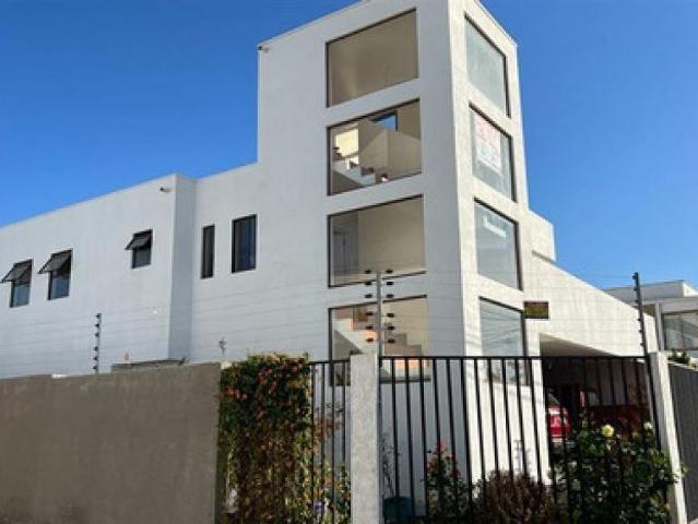 Hermosa casa en rosario de peñuelas 5d 4b
