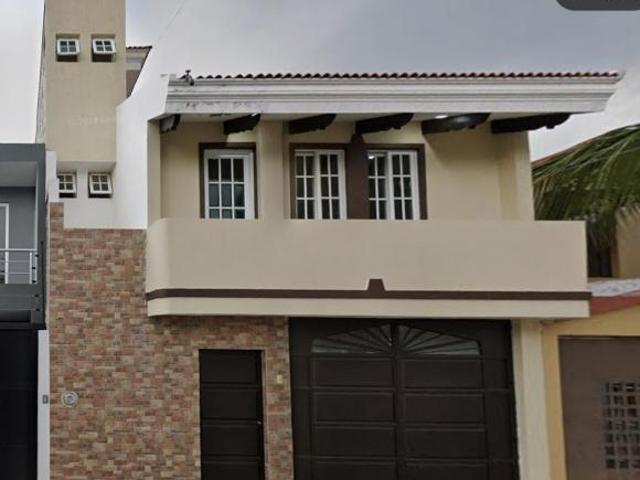 Hermosa casa en recuperación bancaria ubicada en Zamora, Michoacán