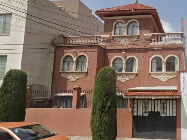 ¡HERMOSA CASA EN REMATE BANCARIO!