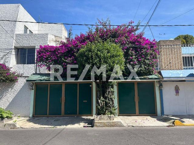 Hermosa Casa en Renta de 4 recámaras en Jardines del Sur