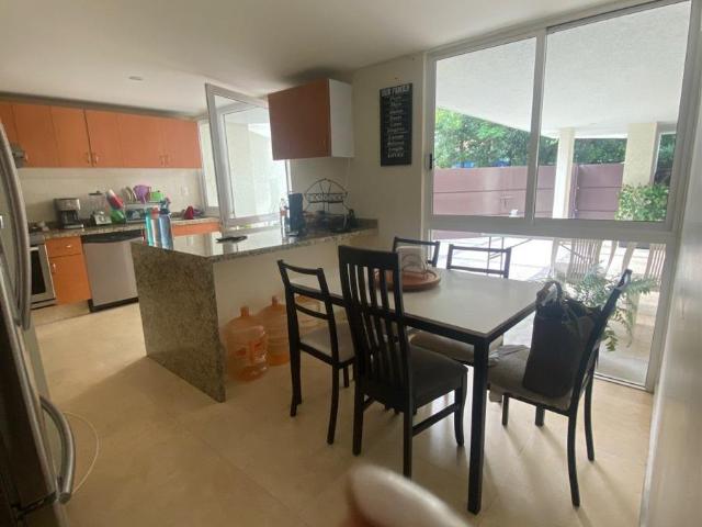 HERMOSA CASA EN RENTA EN CALLE CERRADA