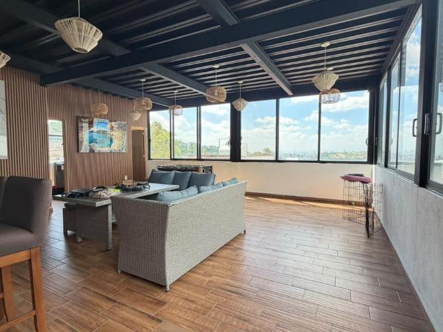 HERMOSA CASA EN RENTA EN ZONA ESMERALDA