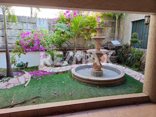 HERMOSA CASA EN RENTA UBICACIÓN INMEJORABLE COLONIA CARRETAS