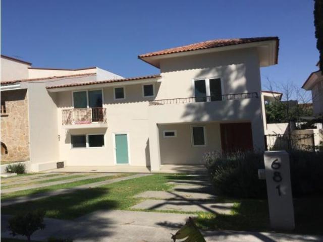 hermosa casa en renta, valle real. $35,000