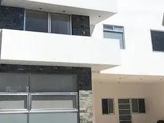 Hermosa Casa En Renta Y Venta, En Cumbres Del Lago