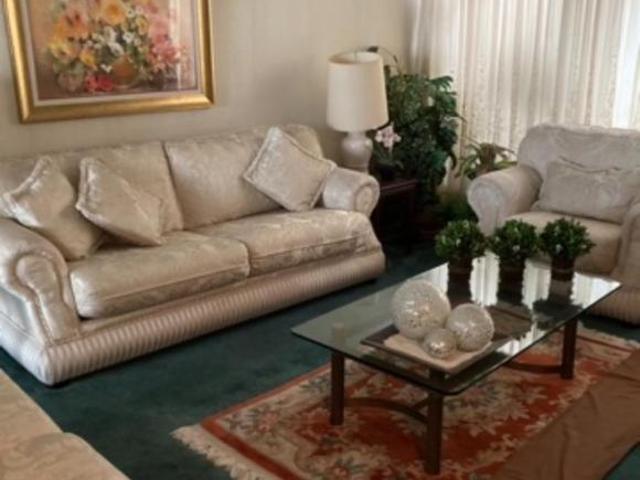 Casa con 4 habitaciones y 281 m² superficie de terreno en venta en Bosques de Echagaray