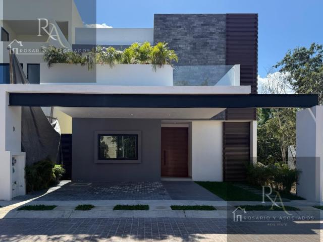 ?HERMOSA CASA EN VENTA CON ACABADOS DE LUJO EN RESIDENCIAL VIA CUMBRES!