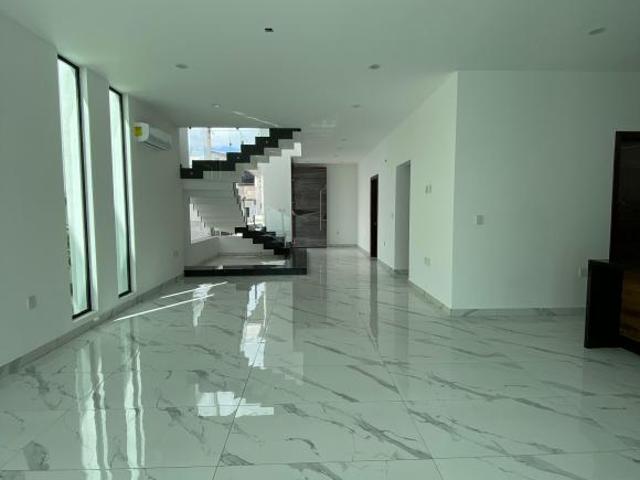 Hermosa casa en venta con alberca en Mazatlán