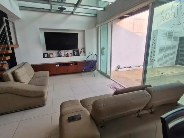 Hermosa casa en venta con hermosa vista al mar por Palomares en el puerto de Acapulco