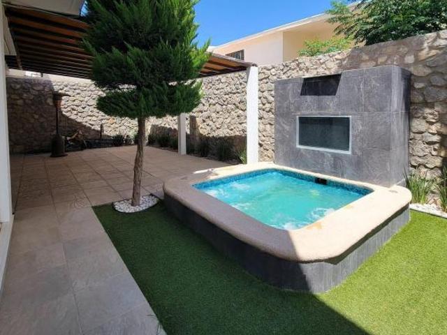 HERMOSA CASA EN VENTA CONTEMPORANEA CON PANELES SOLARES EN EXCLUSIVA UBICACIÓN