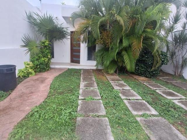HERMOSA CASA EN VENTA, BAHIA DORADA CANCUN