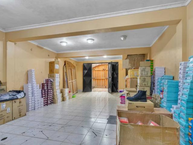 Hermosa Casa en Venta de 03 pisos 1052 | dormitorios por 350000. 00 en Iquique