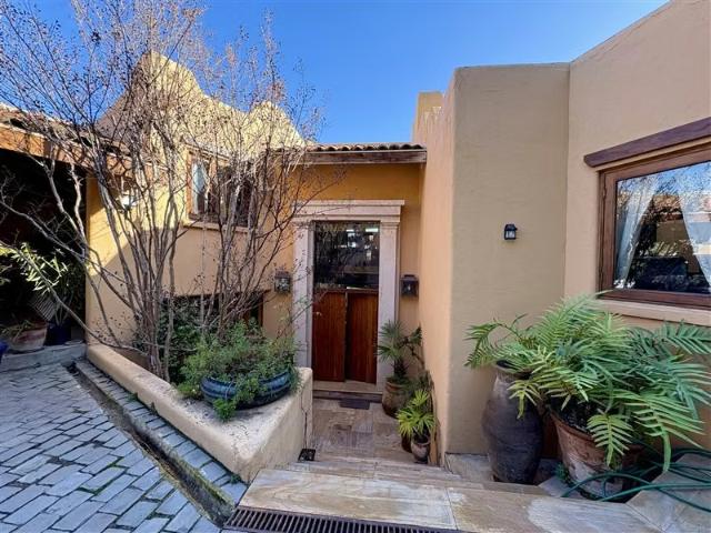 Hermosa casa en venta de 4 dorm. En Las Condes, Quinchamali | 4 dormitorios por 29500.00 en Las Condes