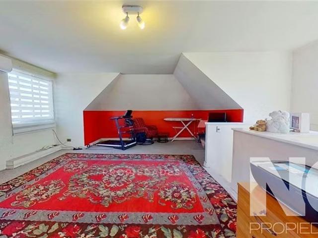 Hermosa Casa en venta de 4 dorm 4 Baños Piscina 2 Estc 1 Bod | 3 dormitorios por 8900.00 en Peñalolén