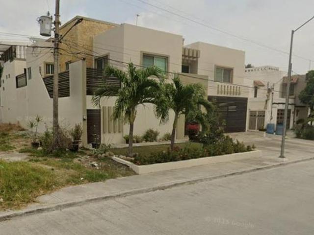 HERMOSA CASA EN VENTA DE DOS PISOS UBICADA EN EL CHARRO, TAMPICO, TAMAULIPAS!