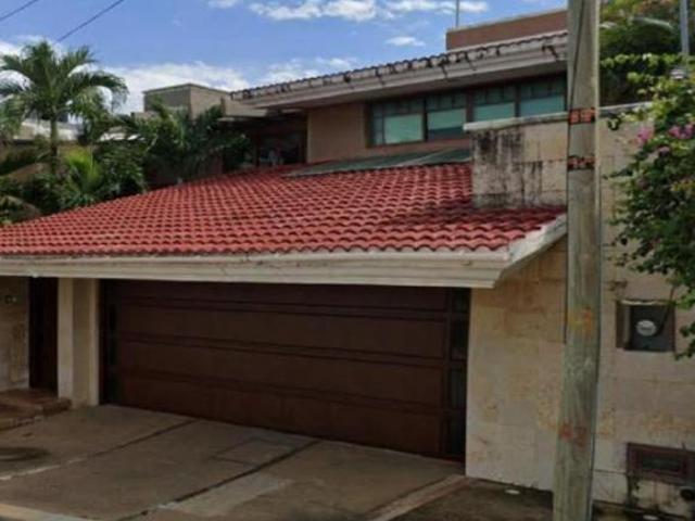 HERMOSA CASA EN VENTA DE REMATE CON ALBERCA EN COATZACOALCOS VER