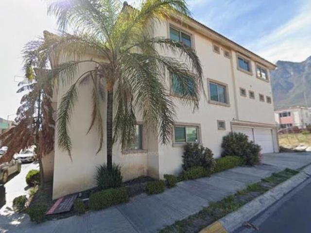 HERMOSA CASA EN VENTA DE REMATE EN MONTERREY, NUEVO LEON