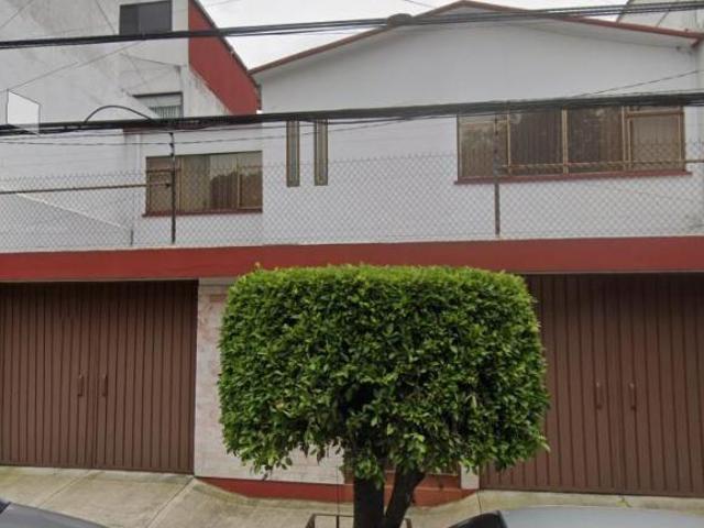 HERMOSA CASA EN VENTA DE REMATE EN COYOACAN CDMX