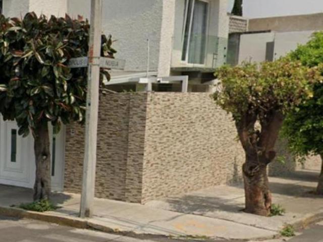 HERMOSA CASA EN VENTA EN CLAVE DE REMATE EN CLAVERIA AZCAPOTZALCO CDMX